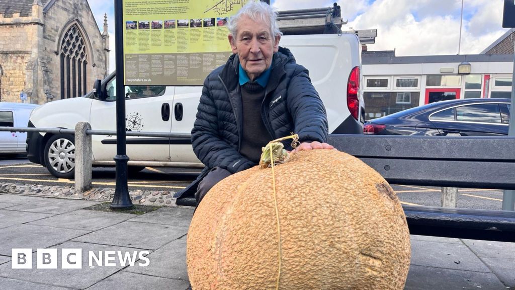 Grandad grows ‘whopper’ first pumpkin in garden in Snaith Grandad grows 'whopper' first pumpkin in garden in Snaith