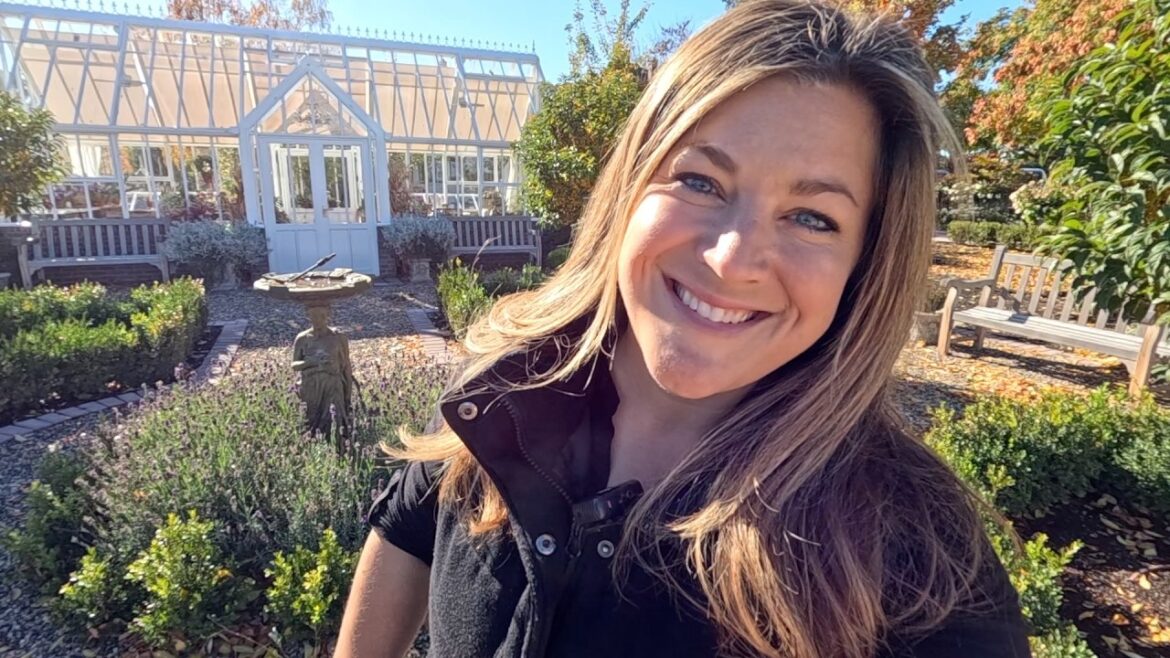 Garden Answer: Planting ‘Zephyr’ Tulips in the Parterre & Pulling Out Annuals! 🌷🍂🥀 Planting ‘Zephyr’ Tulips in the Parterre & Pulling Out Annuals! 🌷🍂🥀