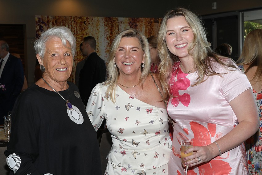 Marlene Hauck with Tammy Karp and her daughter with the twinning smile Sarah Renkliyuz.