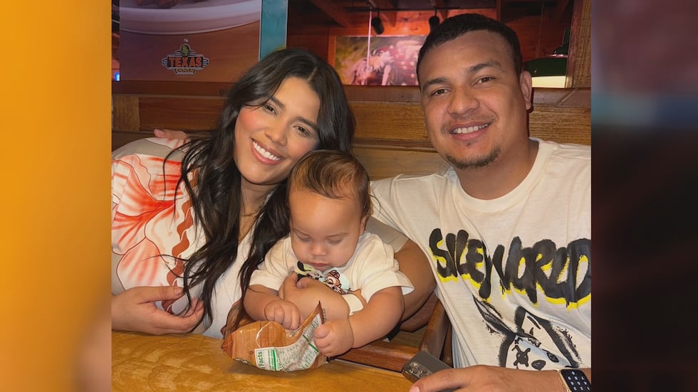 27-year-old Jorge Gonzalez, with his wife and child (courtesy Escucha Mi Voz)