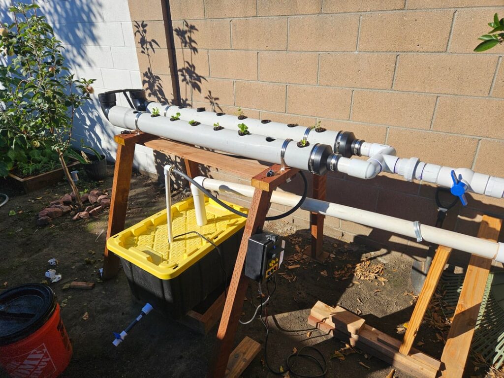 My first hydroponics build! Feedback welcome! My first hydroponics build! Feedback welcome!
