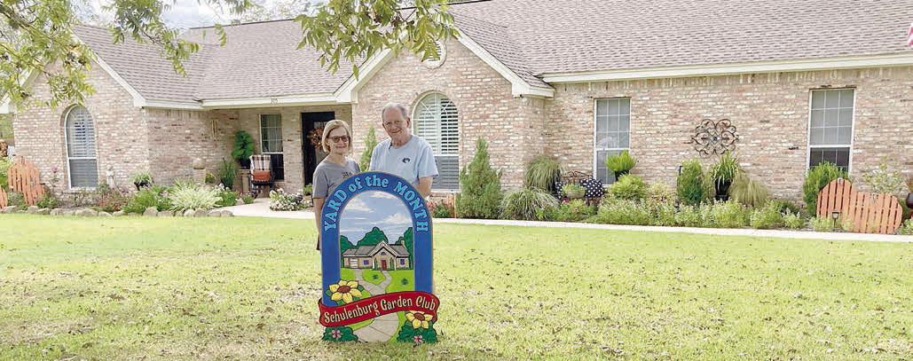 Swartz residence selected as Garden Club’s yard of the month for October
