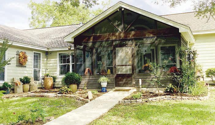 Swartz residence selected as Garden Club’s yard of the month for October