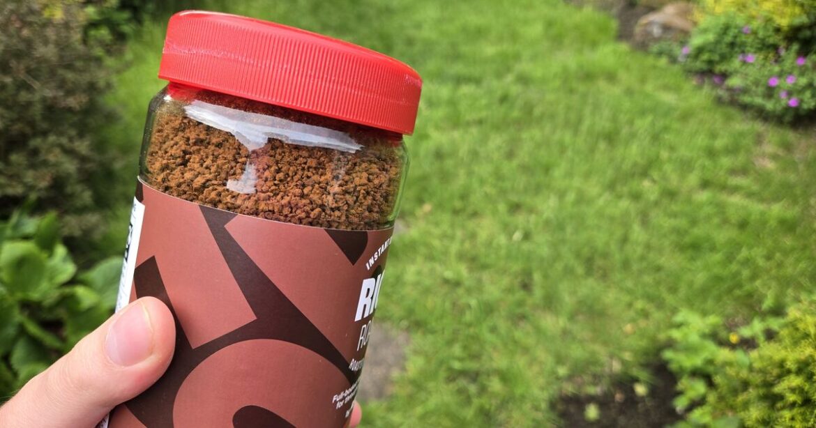 Gardeners urged to put coffee on lawns in October