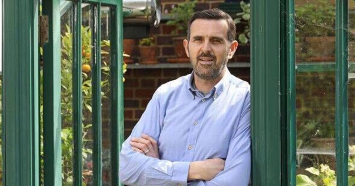 Adam Frost insists ‘I didn’t know’ after public apology for Gardeners’ World error Adam Frost insists 'I didn't know' after public apology for Gardeners' World error