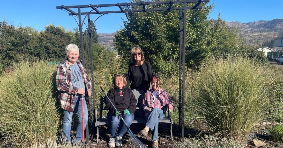 Garden Clippings: Highway garden in Kamiah | Community Garden Clippings: Highway garden in Kamiah | Community