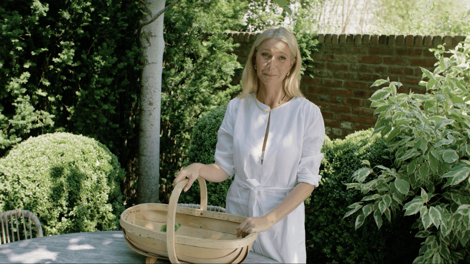 An Exclusive Glimpse Inside Gwyneth Paltrows Kitchen Garden In The Hamptons