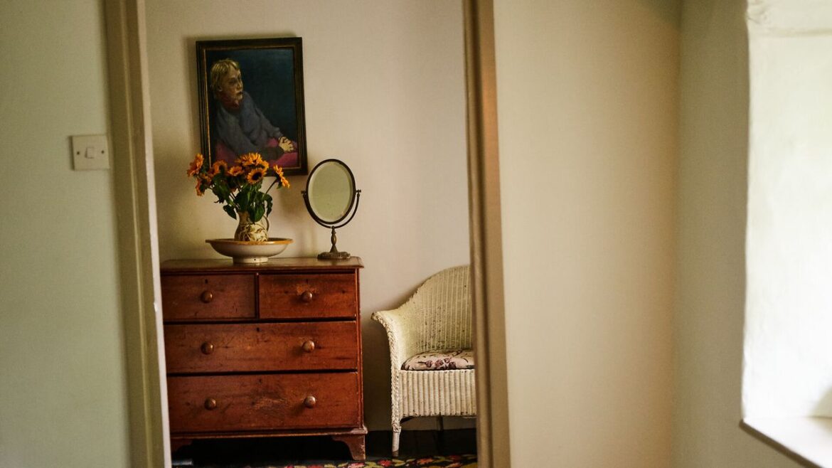 What to do with sloping floors and tilted houses What to do with sloping floors and tilted houses