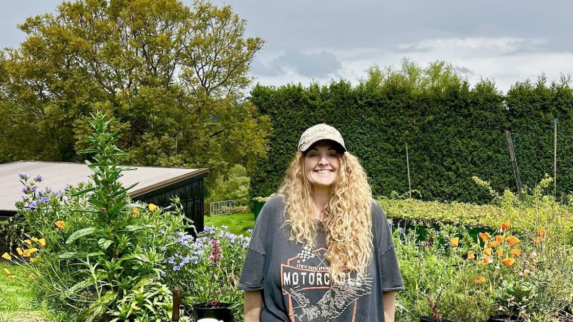 Author Rachel Weston finds joy and biodiversity in chaos gardening Author Rachel Weston finds joy and biodiversity in chaos gardening