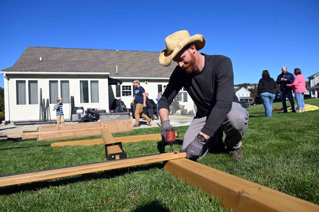 Volunteers tackle home improvement projects for Kutztown widow Volunteers tackle home improvement projects for Kutztown widow