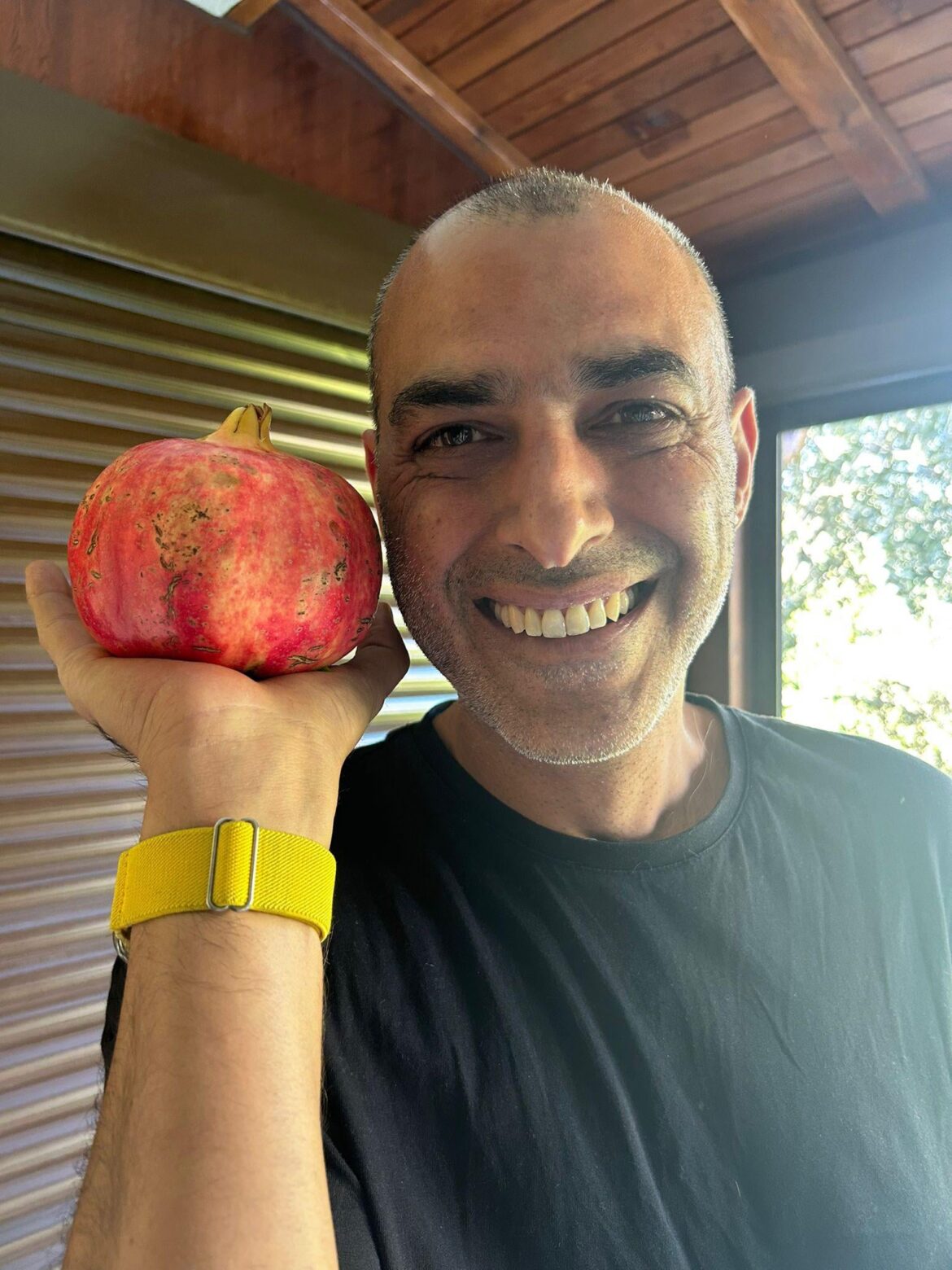 Time for some pomegranate from our garden😄