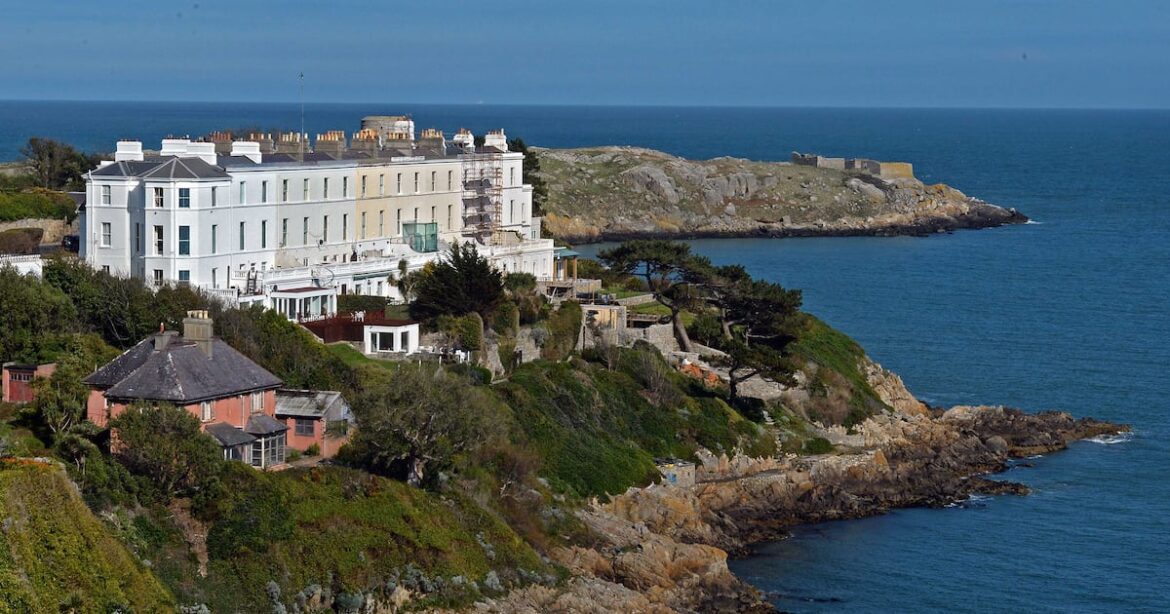 Sorrento Terrace home wins appeal for outdoor swimming pool, Jacuzzi and garden studio – The Irish Times Sorrento Terrace home wins appeal for outdoor swimming pool, Jacuzzi and garden studio – The Irish Times