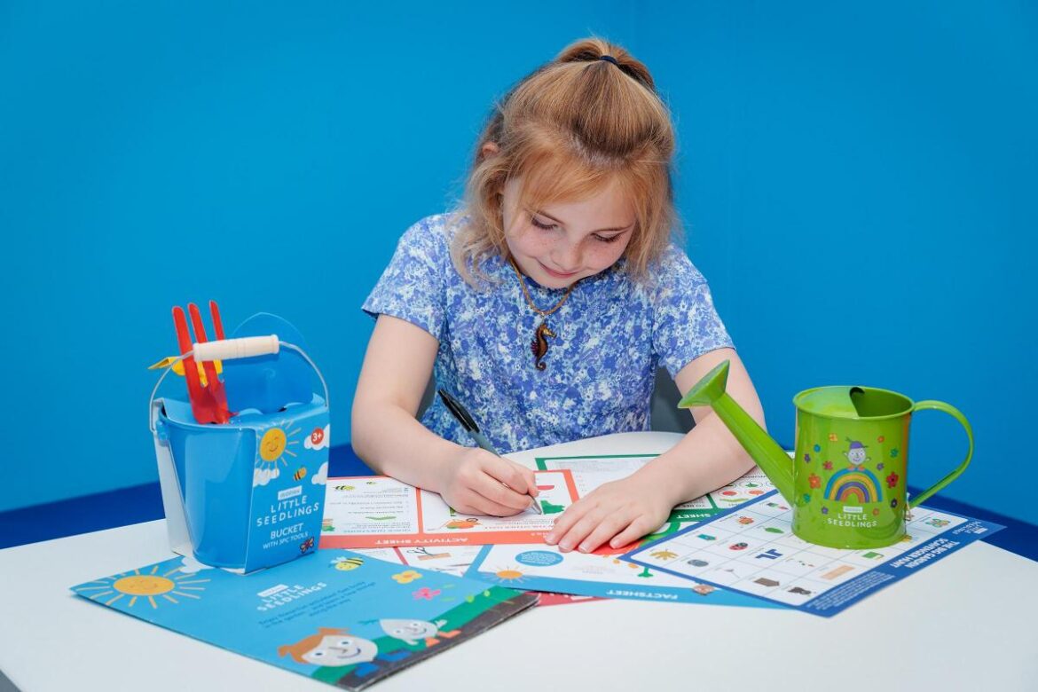 Dobbies’ free November kids gardening club at Shelton Mallet store Somerset County Gazette