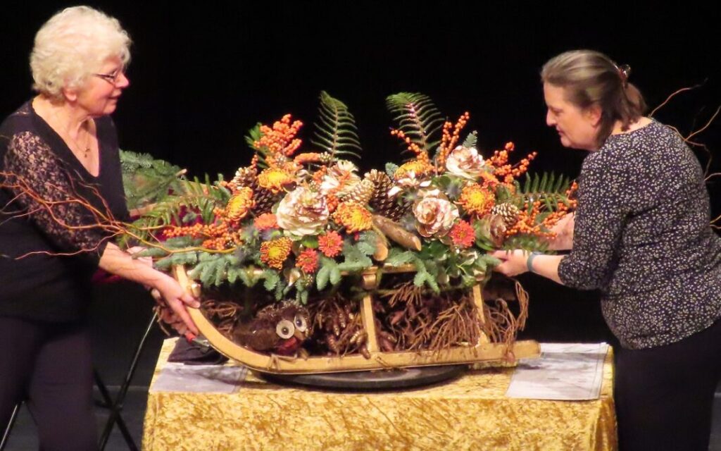 Burnham Area Flower Club to hold Christmas floral art evening Burnham Area Flower Club to hold Christmas floral art evening