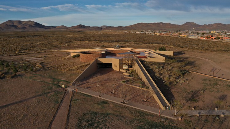 Mexican Architect Mario Schjetnan and Grupo de Diseño Urbano Awarded the 2025 Oberlander Prize for Landscape Architecture - Image 1 of 12
