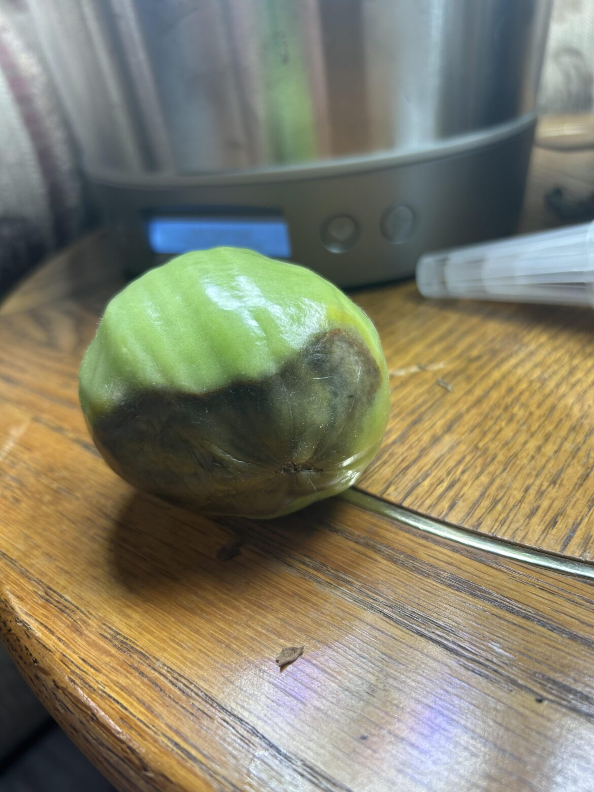 What happened to this tomato?