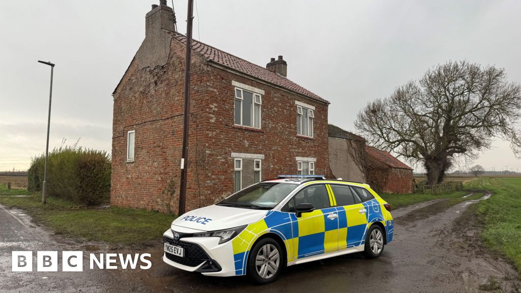 ‘Specialist tests’ to age human bones found in Beltoft garden 'Specialist tests' to age human bones found in Beltoft garden