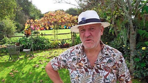 walking talking gardeners