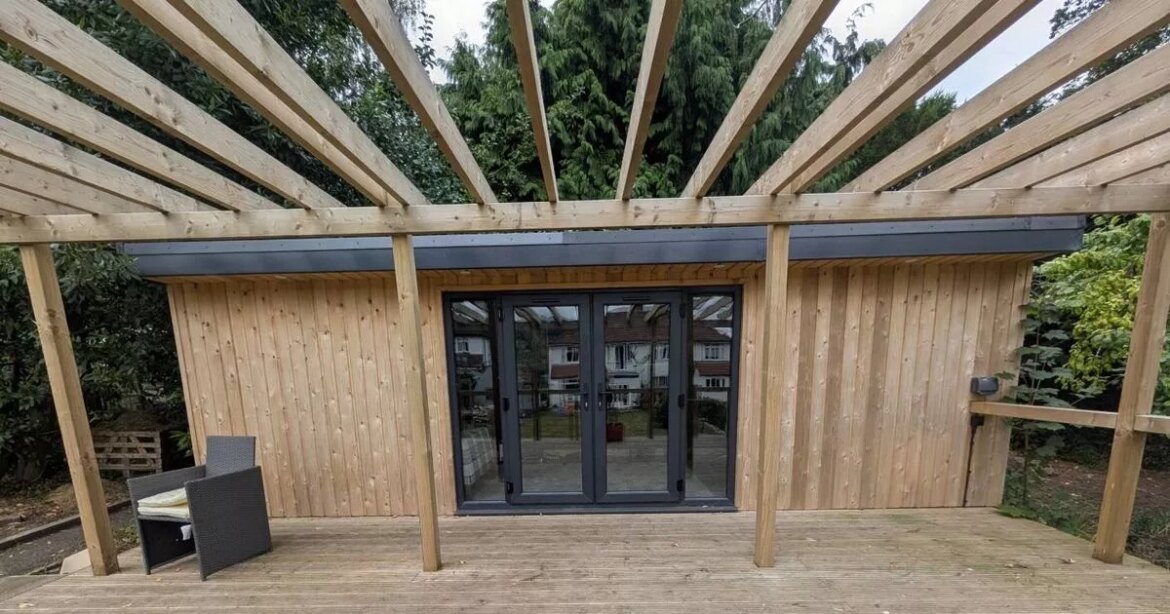 Neighbours complain to council as couple build huge ‘luxury shed’ in garden Daily Mirror