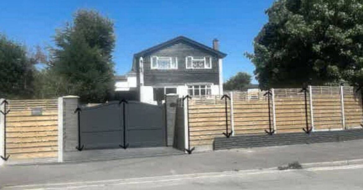 Mum who didn’t ask if she could put garden fence up left stunned at council response Manchester Evening News
