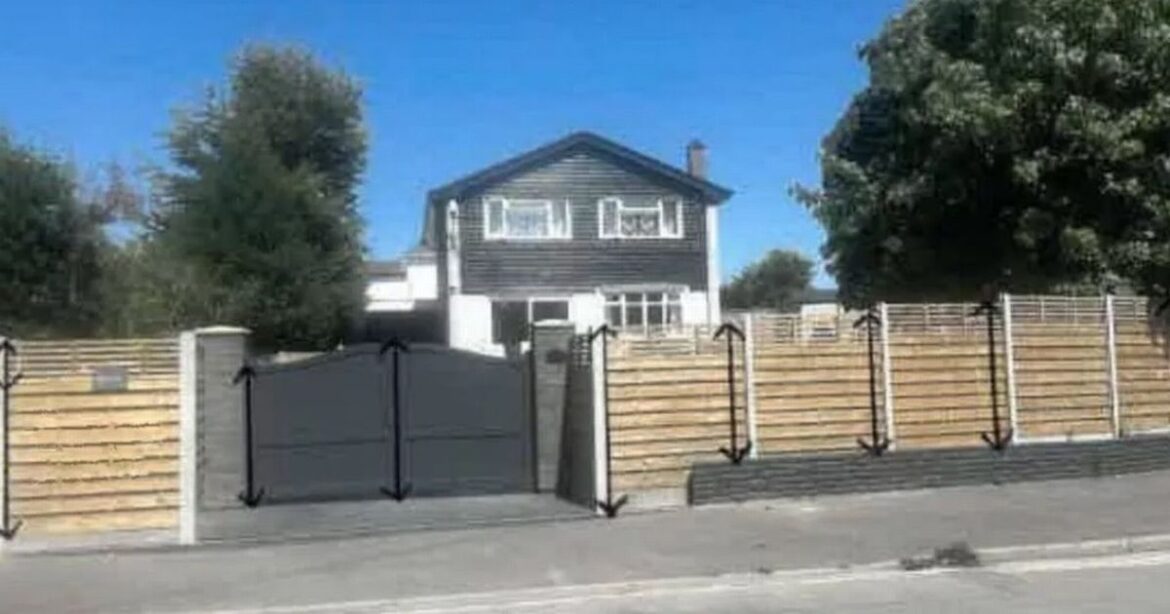 UK households face having to tear down timber garden fences after ruling Birmingham Live