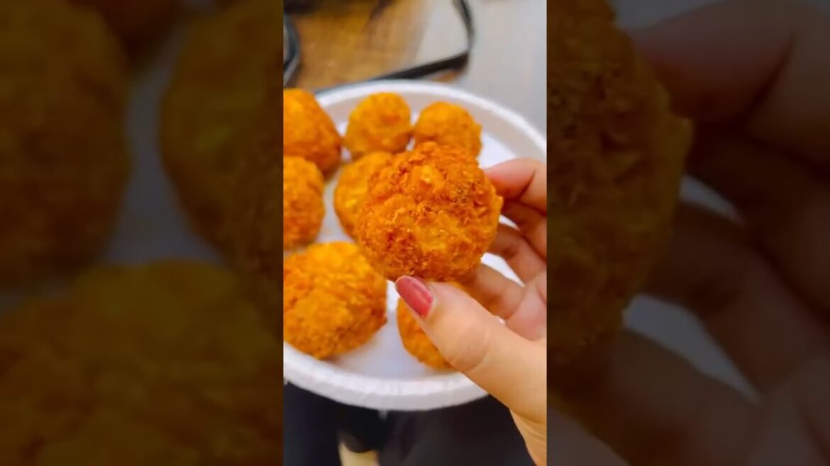 Street vs cafe momos challenge | food challenge | #food #streetfood #love #youtube #foodie