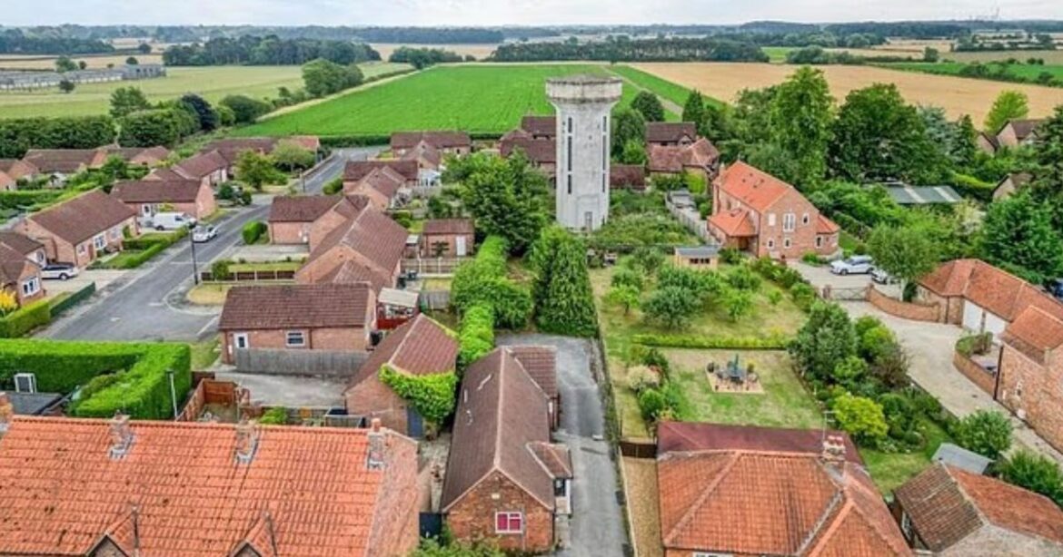 Detached four-storey house with garden on sale for £200,000 – but locals fear curse Daily Mirror