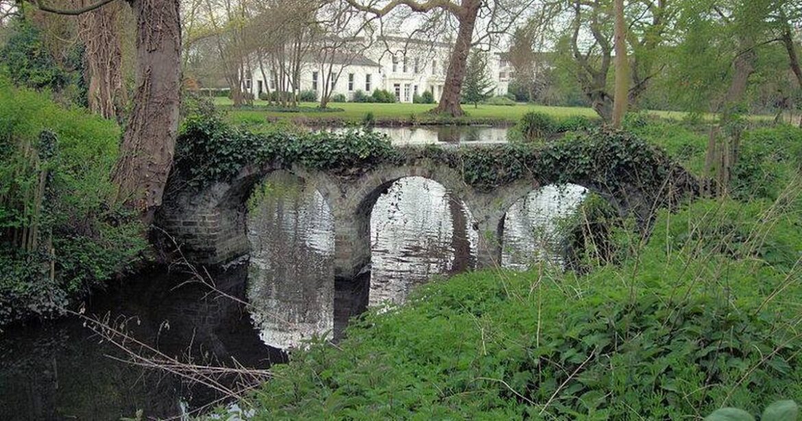 Little-known South London park with beautiful gardens and café at end of London Underground line My London