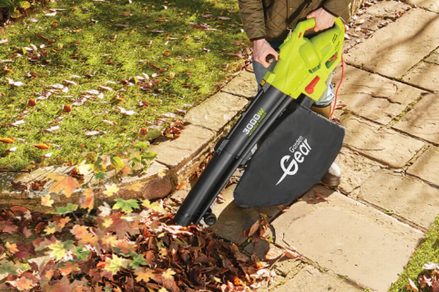 A winter gardening tool has been reduced in a double offer