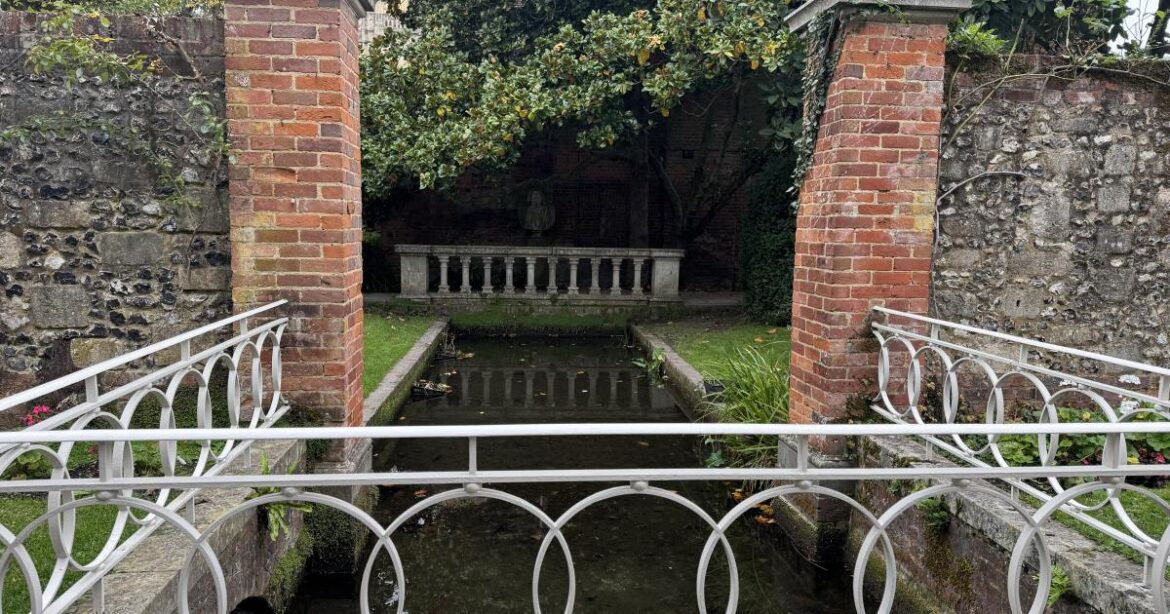 A Water Garden in Colebrook street has been restored A Water Garden in Colebrook street has been restored