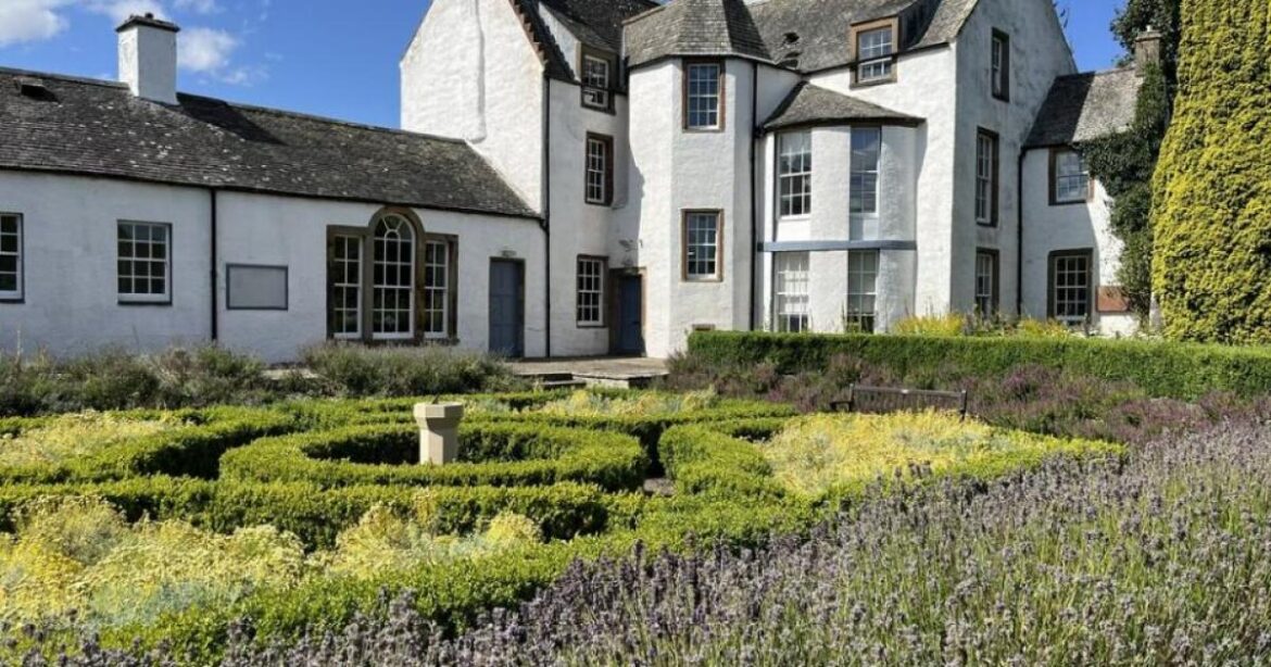 Haddington's Garden of Remembrance to remain in place