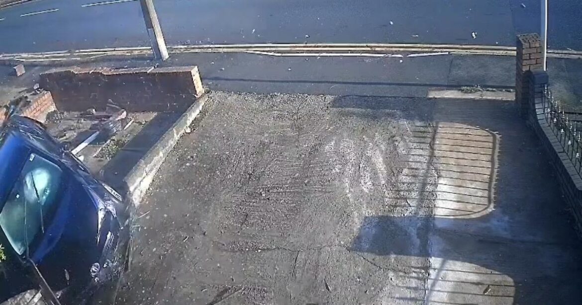 Watch moment car crashes into front garden in Cradley Road Netherton Watch moment car crashes into front garden in Cradley Road Netherton