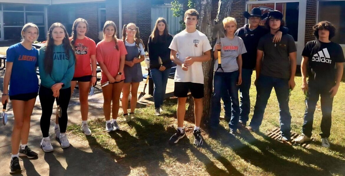 Garden Club, FFA students continue 25-year planting tradition