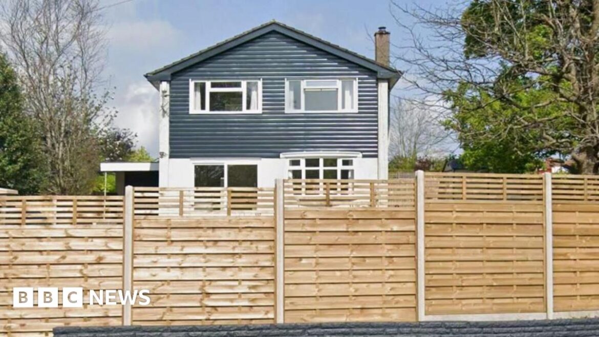 Chepstow family ordered to take down ‘detrimental’ 2m garden fence A house in Chepstow surrounded by a wooden fence