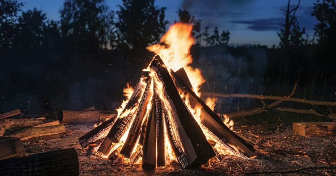 Urgent warning issued to anyone starting a bonfire on Bonfire Night Urgent warning issued to anyone starting a bonfire on Bonfire Night