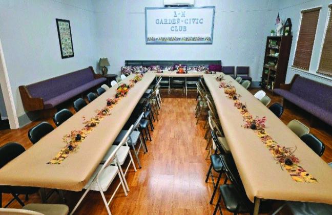 Tables were decorated by members Gail Eltgroth and Laurie Davis in preparation for the annual L-M Garden and Civic Club’s Thanksgiving dinner. COURTESY PHOTO