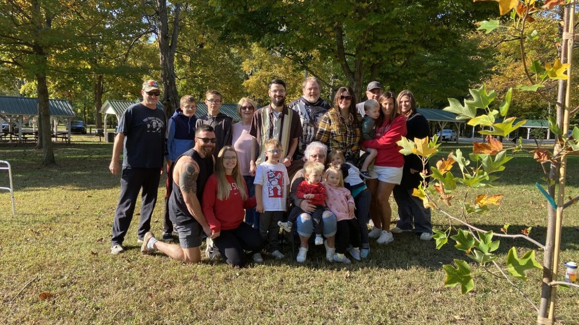 Over the Garden Fence marks Autumn Arbor Day Over the Garden Fence marks Autumn Arbor Day