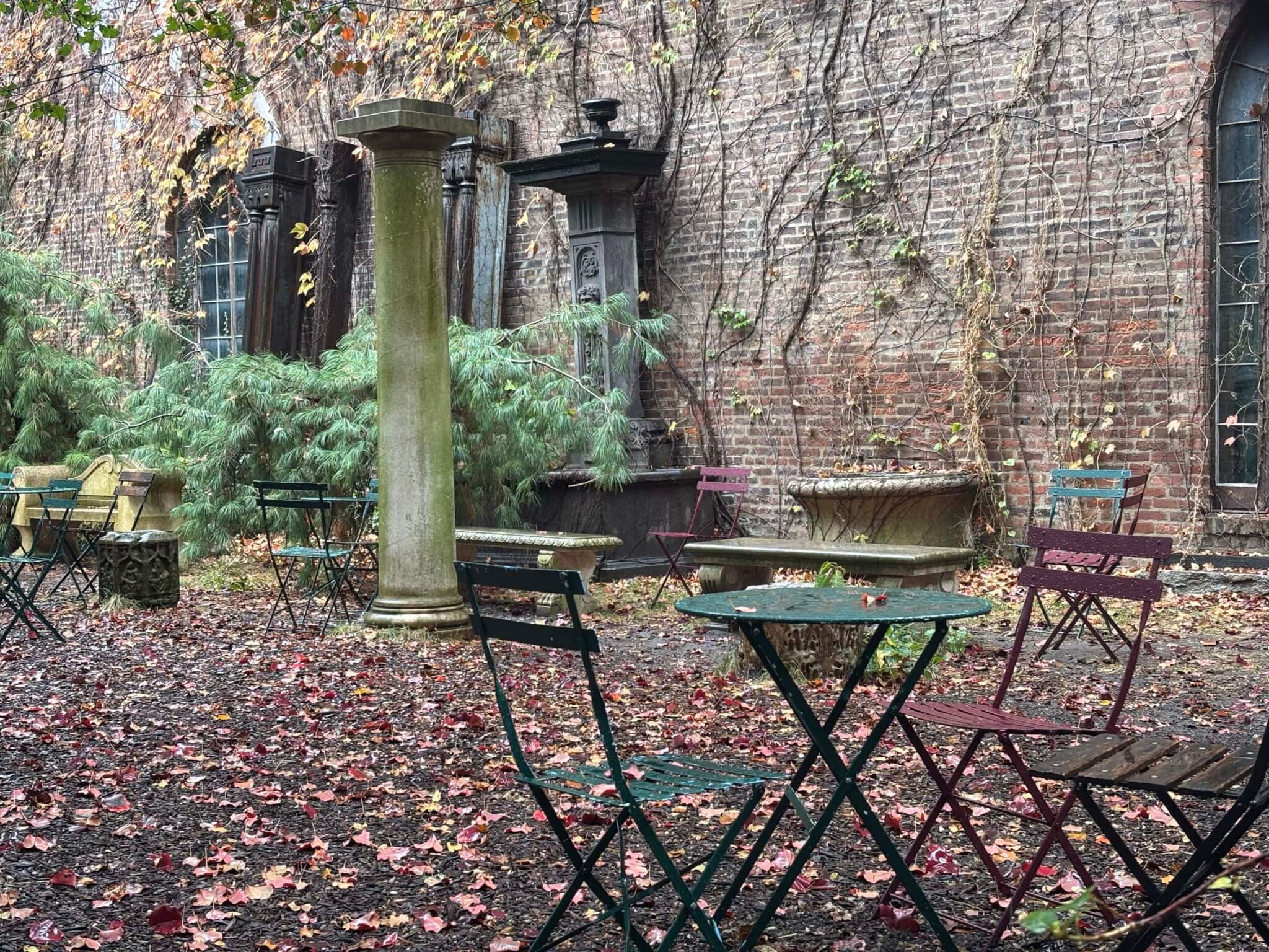 seating located throughout Elizabeth Street Garden