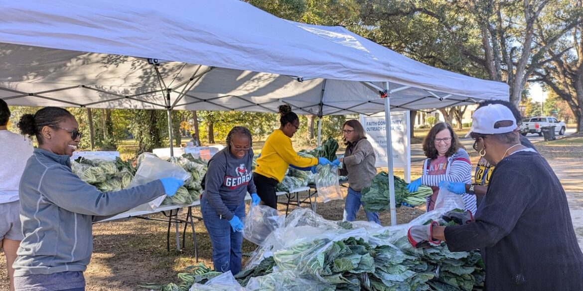 280 families served at Friendsgiving at the Garden event 280 families served at Friendsgiving at the Garden event