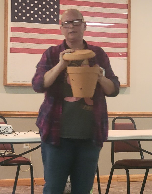 Master Gardener Tammi Smith spoke about vermicomposting at the Mountain View Garden Club's Sept. meeting. (Submitted)