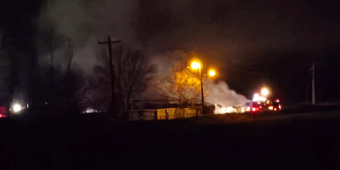 Structure fire erupts at Reptile Gardens