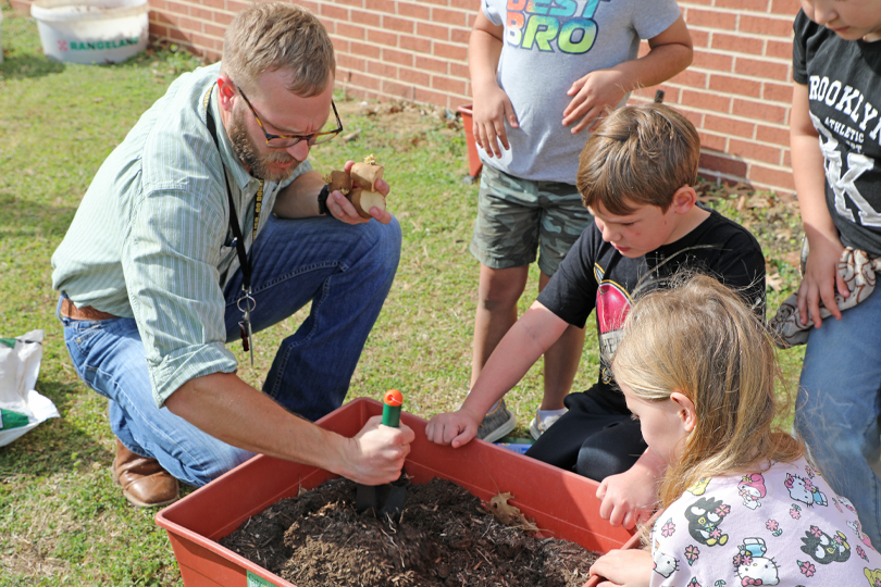 Texas Farm Bureau names 2025-26 garden grant recipients Texas Farm Bureau names 2025-26 garden grant recipients Texas Farm Bureau (TFB) named the recipients of the Learning From the Ground Up garden grants for 2025-2026.