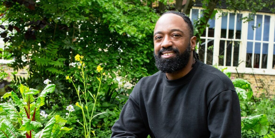 The Gardener Who Turned An 18th-Floor Balcony Into A Thriving Mini Oasis