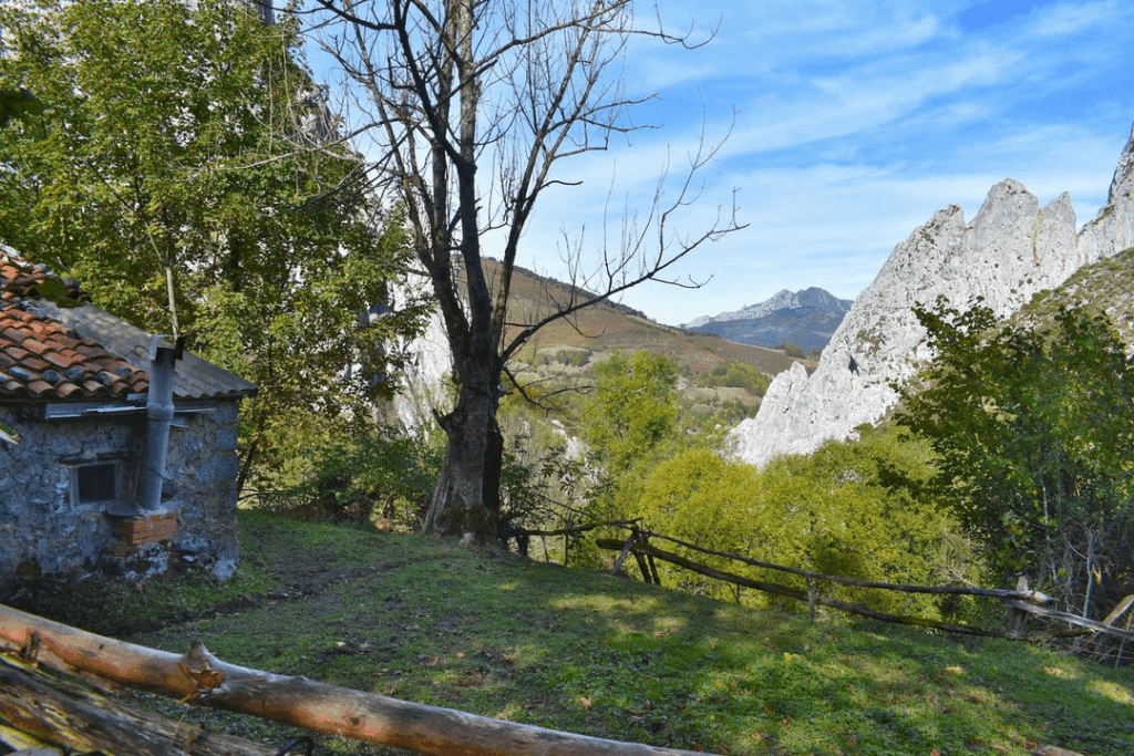 Sustainable living in  the heart of the Asturian mountains