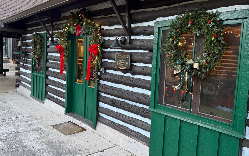 Seasonal decorations highlight Tryon Garden Club’s work across the community Seasonal decorations highlight Tryon Garden Club’s work across the community