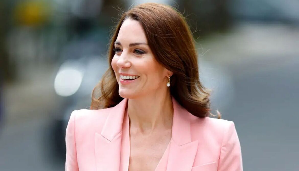 Kate Middleton leaves private note at cancer tribute garden Kate Middleton leaves private note at cancer tribute garden