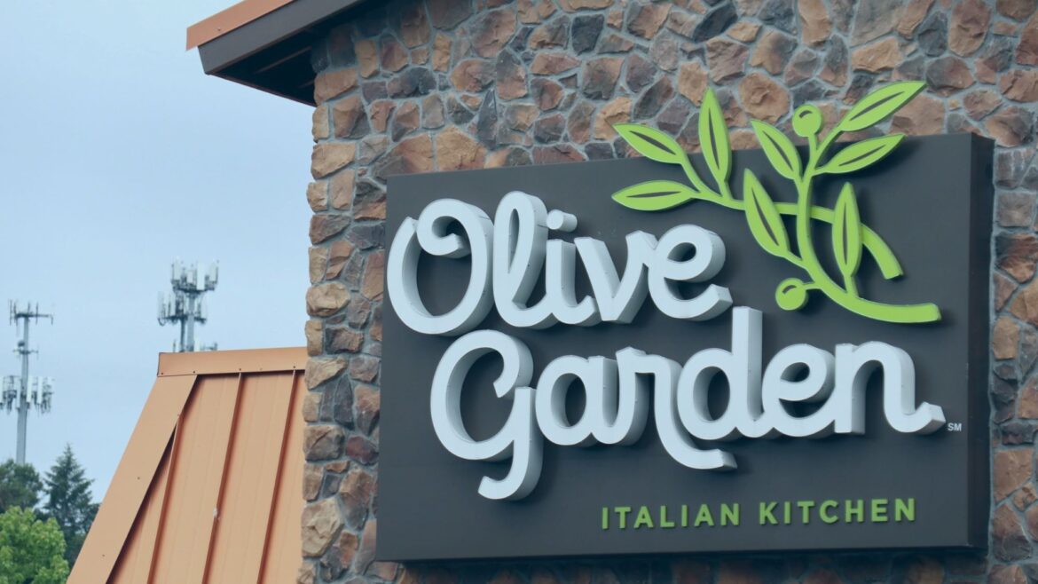 Olive Garden bosses sanction shutdown of all 900 restaurants for 24 hours