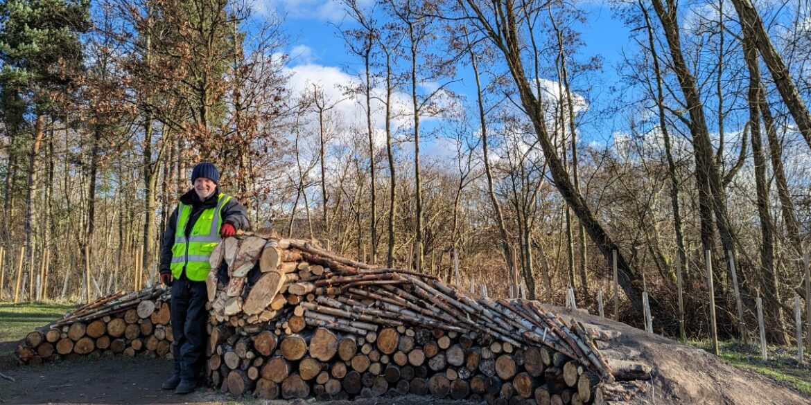 📷 Garry Wilson with one of his creations - "Silent Night"