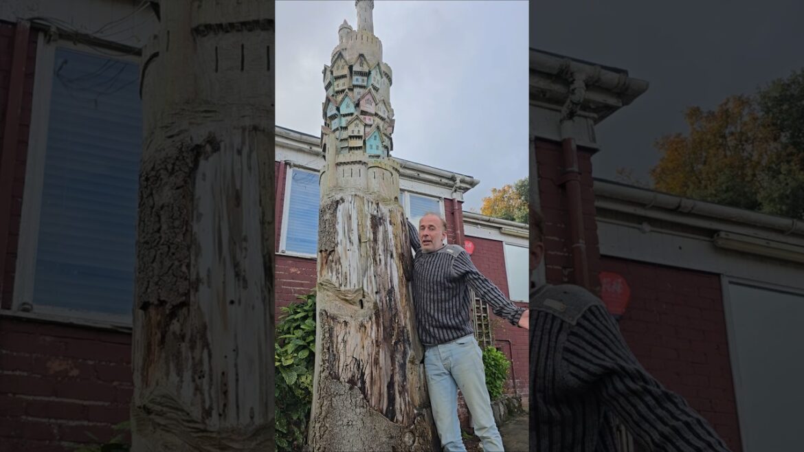 Carved Castle Tree Stump #treestump #treeart #garden #adventure #permaculture #ideas #wow #like #fun Carved Castle Tree Stump #treestump #treeart #garden #adventure #permaculture #ideas #wow #like #fun