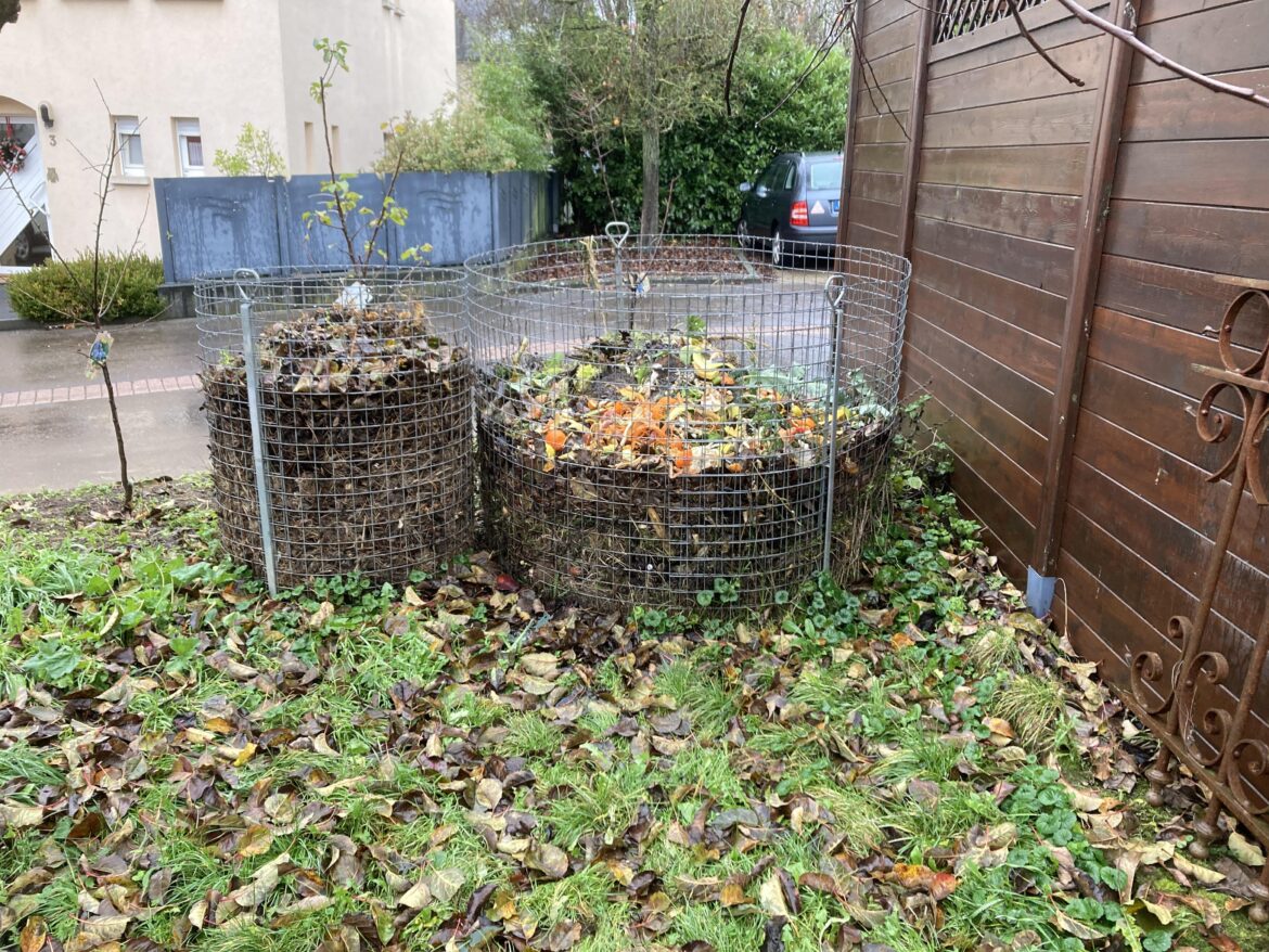 Simple lazy composting setup
